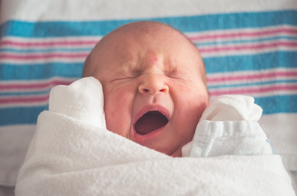 how to check if baby has tongue tie when breastfeeding