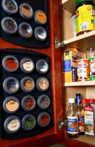 it doesn’t have to cost a ton to keep your home organized—try these amazing tips all from the dollar store! #homeorganization #organizing #homehacks #organization #organizedhome #organizinghacks #organizingideas #diy #diyorganizing #dollarstore #dollarstorehacks #homeideas #decor #cleanandorganized #cheap #inexpensive #quickfix #clutterfree #gettingridofclutter #dollarstorefinds #dollarstoresolutions #homeorganizationideas