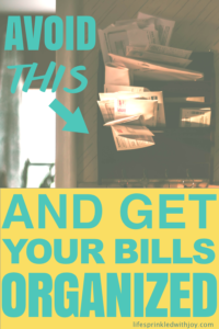organizing and staying on top of your bills can be so stressful! These quick and easy tips will have you stress free in no time! #billorganizer #organizingbills #budgeting #homeorganization #organizingmail #binder #organizationtips #organizing #financial organization #paperclutter #organizingsolutions #organizinghacks #billprintable #